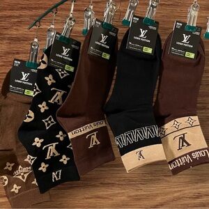 L V unisex Black and Brown Patterned Socks